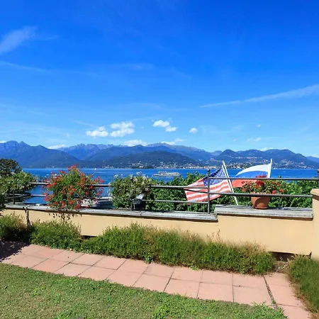 La Luna Nel Porto מלון