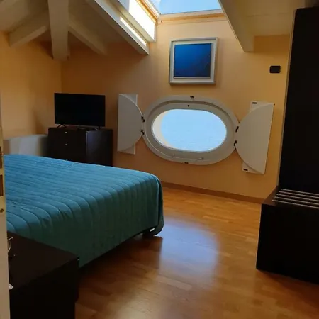 La Luna Nel Porto 3* סטרסה