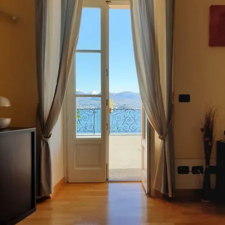 La Luna Nel Porto 3* סטרסה