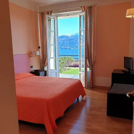 La Luna Nel Porto סטרסה