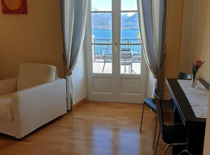 La Luna Nel Porto فندق ستريزا